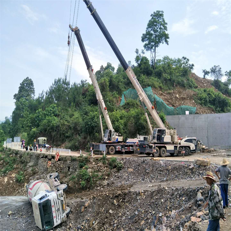 长丰镇汽车掉沟里叫吊车救援要多少钱